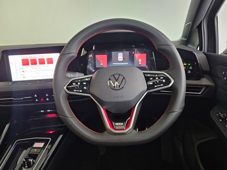 2025-Volkswagen-Golf-8-GTI-20-TSI-Auto_7