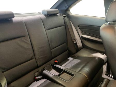 2012-BMW-1-Series-125i-Coupe-M-Sport_9