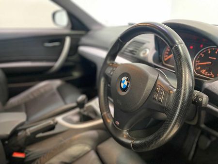 2012-BMW-1-Series-125i-Coupe-M-Sport_12