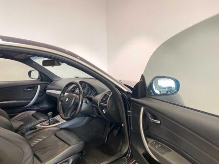 2012-BMW-1-Series-125i-Coupe-M-Sport_7