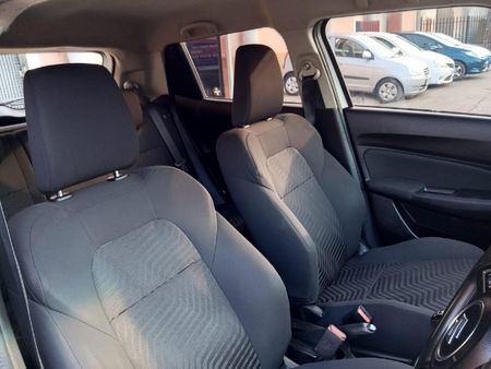 2021-Suzuki-Swift-12-GLX_12