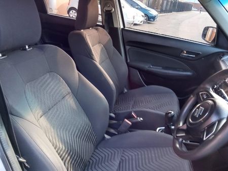 2021-Suzuki-Swift-12-GLX_8