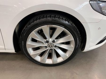 2014-Volkswagen-CC-20-TSI-Auto-155kW_8