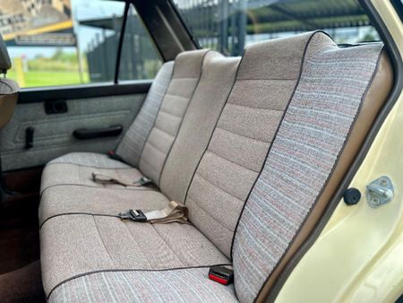 1988-Toyota-Corolla-16-GL_16