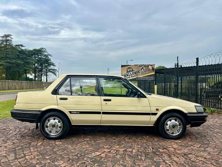 1988-Toyota-Corolla-16-GL_6