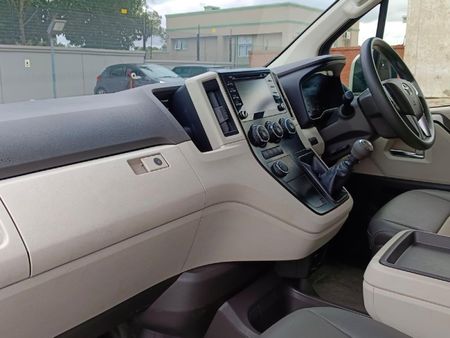 2022-Toyota-Quantum-28-GL-11-seat_19