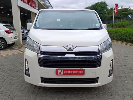 2022-Toyota-Quantum-28-GL-11-seat_5