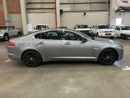 2015-Jaguar-XF-30-D-S-Premium-Luxury_1