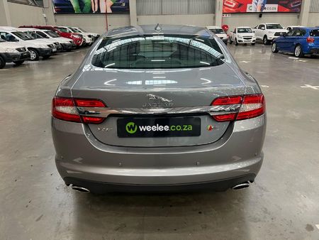 2015-Jaguar-XF-30-D-S-Premium-Luxury_3