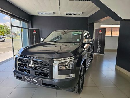 2025-Mitsubishi-Triton-24-Di-DC-GLS-Double-Cab-Auto_0
