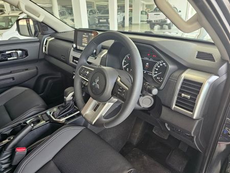 2025-Mitsubishi-Triton-24-Di-DC-GLS-Double-Cab-Auto_13