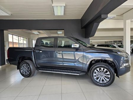 2025-Mitsubishi-Triton-24-Di-DC-GLS-Double-Cab-Auto_17