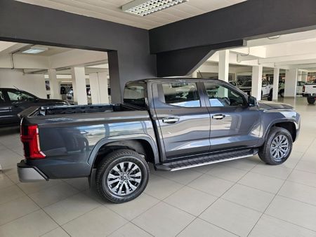 2025-Mitsubishi-Triton-24-Di-DC-GLS-Double-Cab-Auto_19