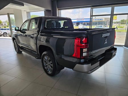2025-Mitsubishi-Triton-24-Di-DC-GLS-Double-Cab-Auto_20
