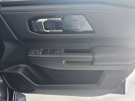 2025-Mitsubishi-Triton-24-Di-DC-GLS-Double-Cab-Auto_6
