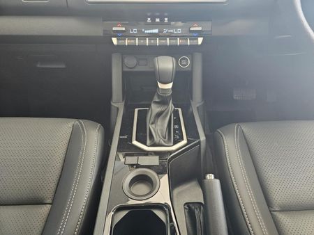 2025-Mitsubishi-Triton-24-Di-DC-GLS-Double-Cab-Auto_8