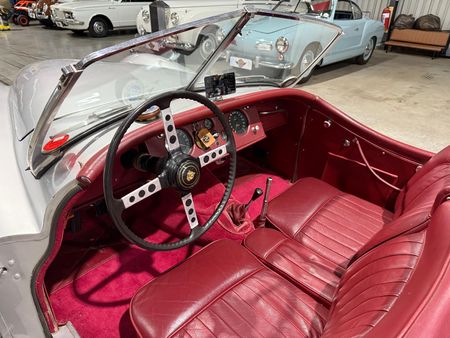 1952-Jaguar-XK120-Roadster_14