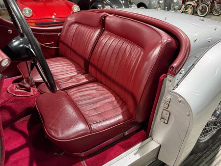 1952-Jaguar-XK120-Roadster_16