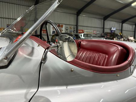 1952-Jaguar-XK120-Roadster_19
