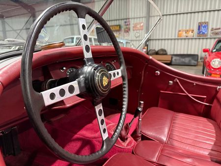 1952-Jaguar-XK120-Roadster_20