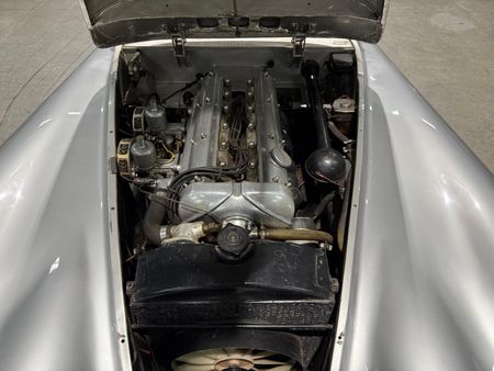 1952-Jaguar-XK120-Roadster_23