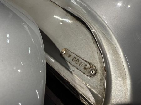 1952-Jaguar-XK120-Roadster_24