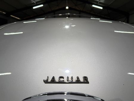 1952-Jaguar-XK120-Roadster_7