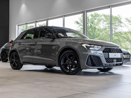 2025-Audi-A1-Sportback-30-TFSI-Black-Edition-S-Tronic_1