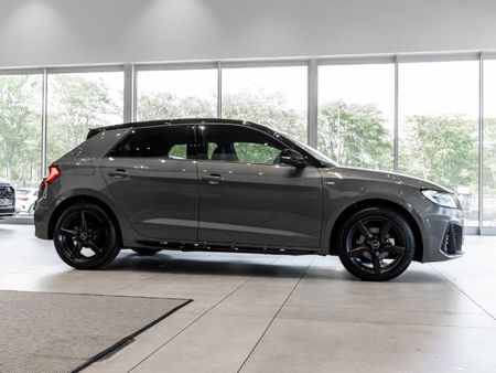 2025-Audi-A1-Sportback-30-TFSI-Black-Edition-S-Tronic_4