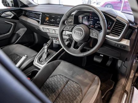 2025-Audi-A1-Sportback-30-TFSI-Black-Edition-S-Tronic_8