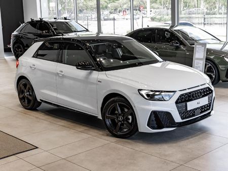 2025-Audi-A1-Sportback-30-TFSI-Black-Edition-S-Tronic_0