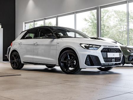 2025-Audi-A1-Sportback-30-TFSI-Black-Edition-S-Tronic_1