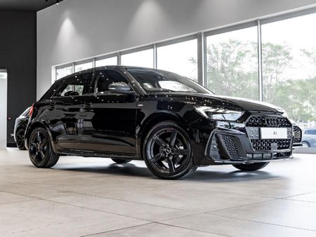2025-Audi-A1-Sportback-30-TFSI-Black-Edition-S-Tronic_1