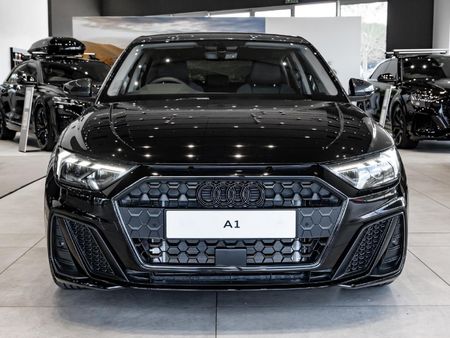 2025-Audi-A1-Sportback-30-TFSI-Black-Edition-S-Tronic_3