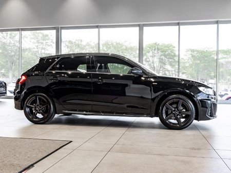 2025-Audi-A1-Sportback-30-TFSI-Black-Edition-S-Tronic_4