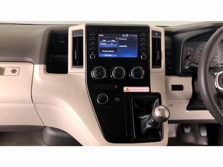 2022-Toyota-Quantum-28-GL-11-seat_16
