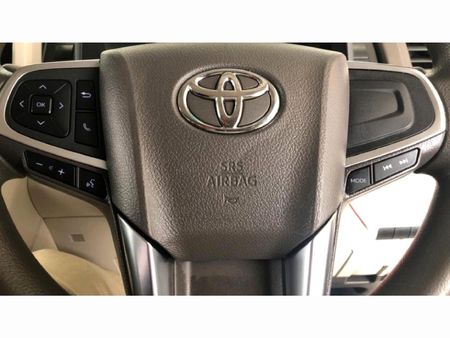 2022-Toyota-Quantum-28-GL-11-seat_18