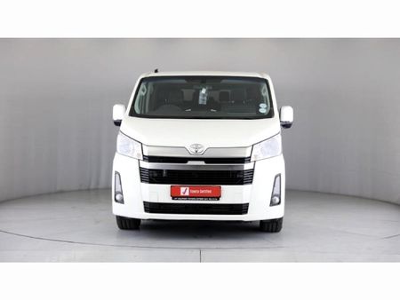 2022-Toyota-Quantum-28-GL-11-seat_1