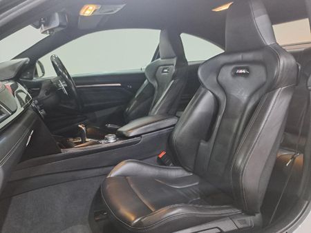 2017-BMW-M4-Coupe-Competition-Auto_9