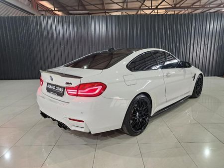 2017-BMW-M4-Coupe-Competition-Auto_19