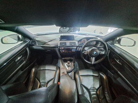 2017-BMW-M4-Coupe-Competition-Auto_5