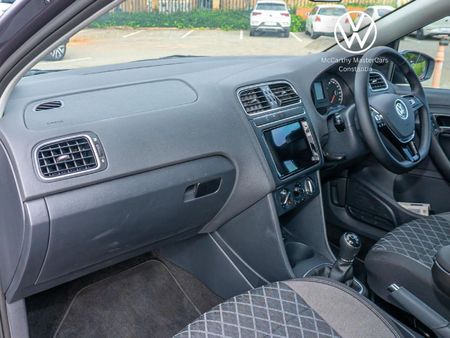 2025-Volkswagen-Polo-Vivo-SMOKEY-GREY_11