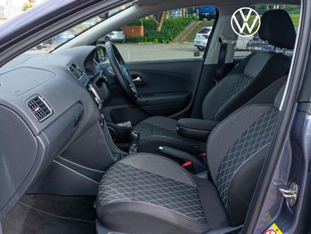 2025-Volkswagen-Polo-Vivo-SMOKEY-GREY_12