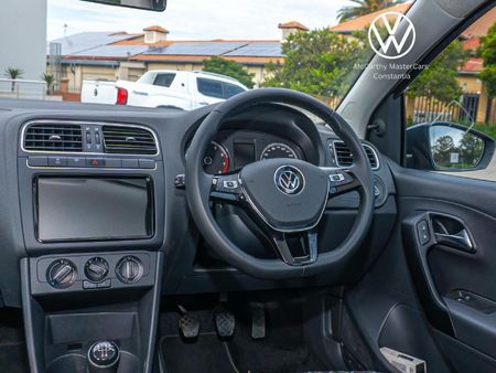 2025-Volkswagen-Polo-Vivo-SMOKEY-GREY_16