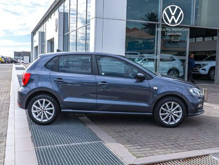 2025-Volkswagen-Polo-Vivo-SMOKEY-GREY_5