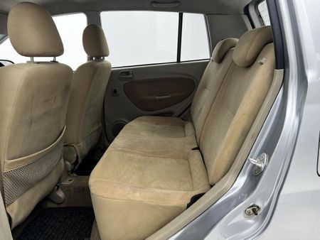 2006-Daihatsu-Charade-XLE_11