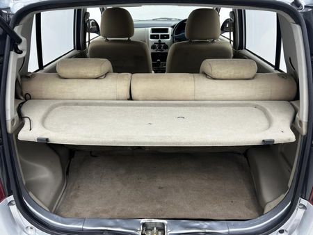 2006-Daihatsu-Charade-XLE_12