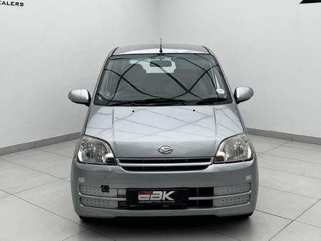 2006-Daihatsu-Charade-XLE_1