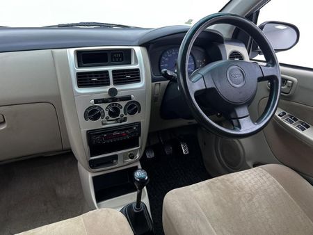 2006-Daihatsu-Charade-XLE_7