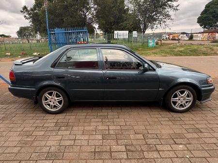 1997-Toyota-Corolla-RSi-20v_4